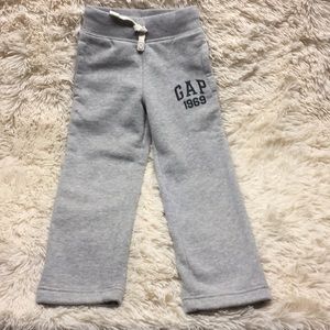 Size 4/5 Gap Kids Logo Fleece Pants Heather Gray